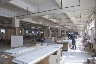 后現代美學與工業脈搏的交匯 探訪一家引領潮流的家具工廠